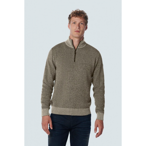 No-excess pullover half zipper